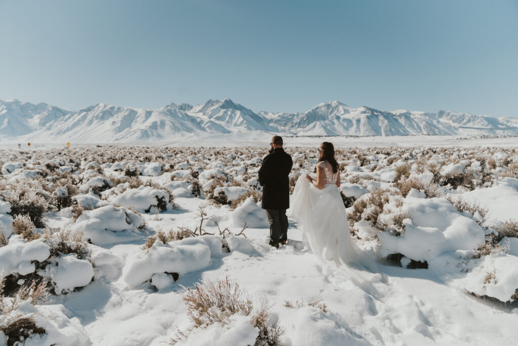 Elope in the winter in the mountains in mammoth lakes