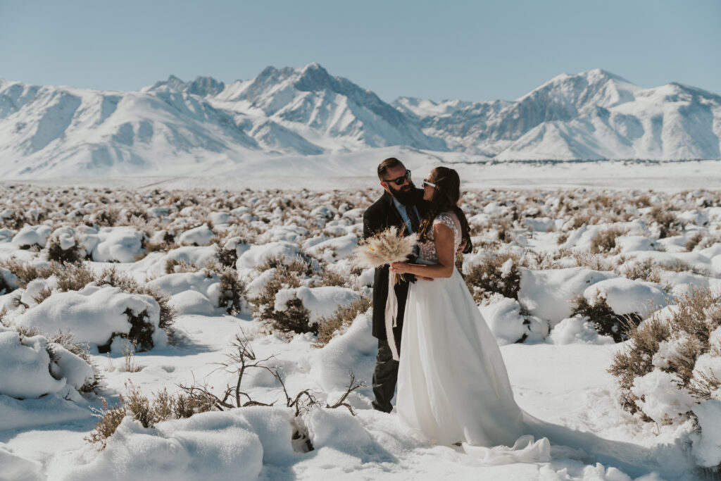 Mammoth Lakes California elopement in the snow